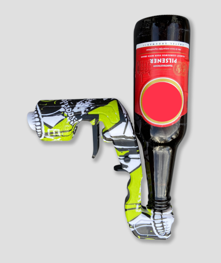 Champagne-sprayer-spuit-champagne-fles.png