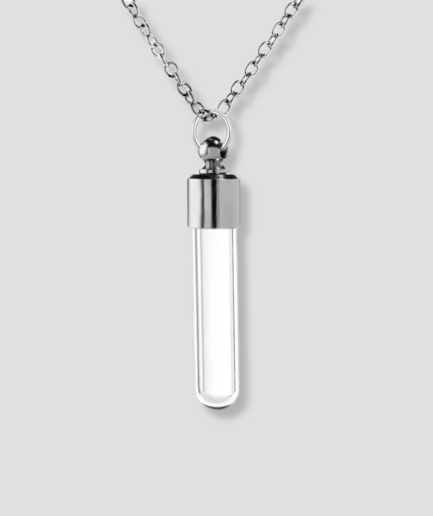 Collar-con-colgante-y-bolsillo.png
