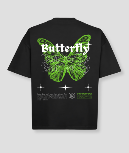 Camisa oversize verde con estampado de mariposas.png