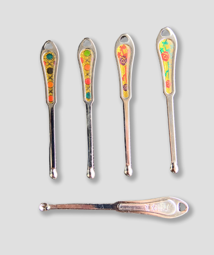 Artículos para esnifar en forma de cuchara plateada.png