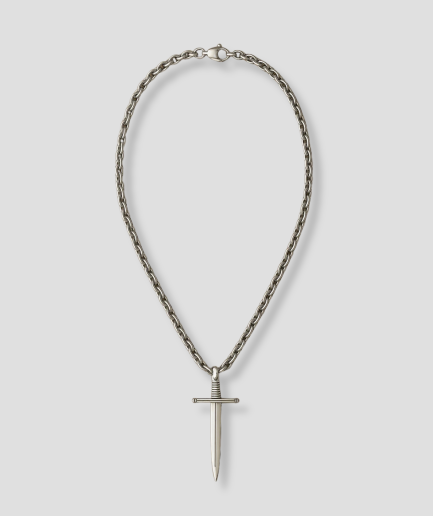 collar-con-espada.png
