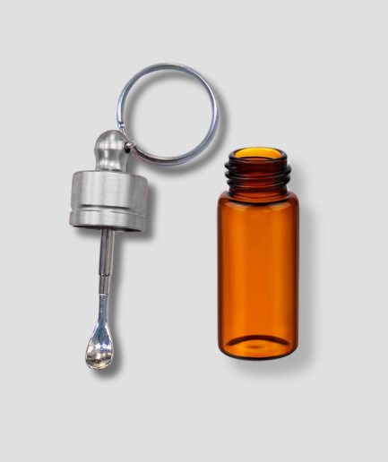 cuchara-plata-marrón-vidrio.png