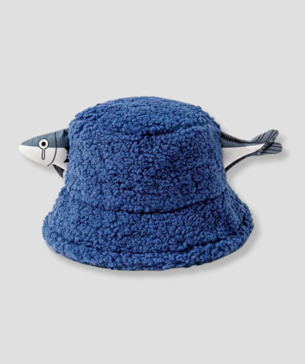 sombrero-de-peluche-con-pez-azul.png